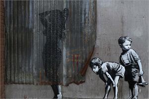 BANKSY PEEK A BOO SHOWER POSTER - 36" X 24"